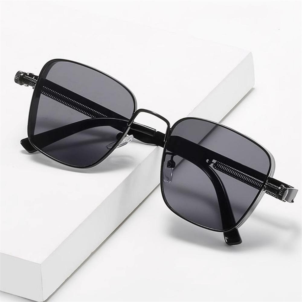 Vintage Steampunk Square Metal Frame Sunglasses with Spring Hinge Fashion Men Women Eyeglasses Classic Driving Sun Glasses UV400