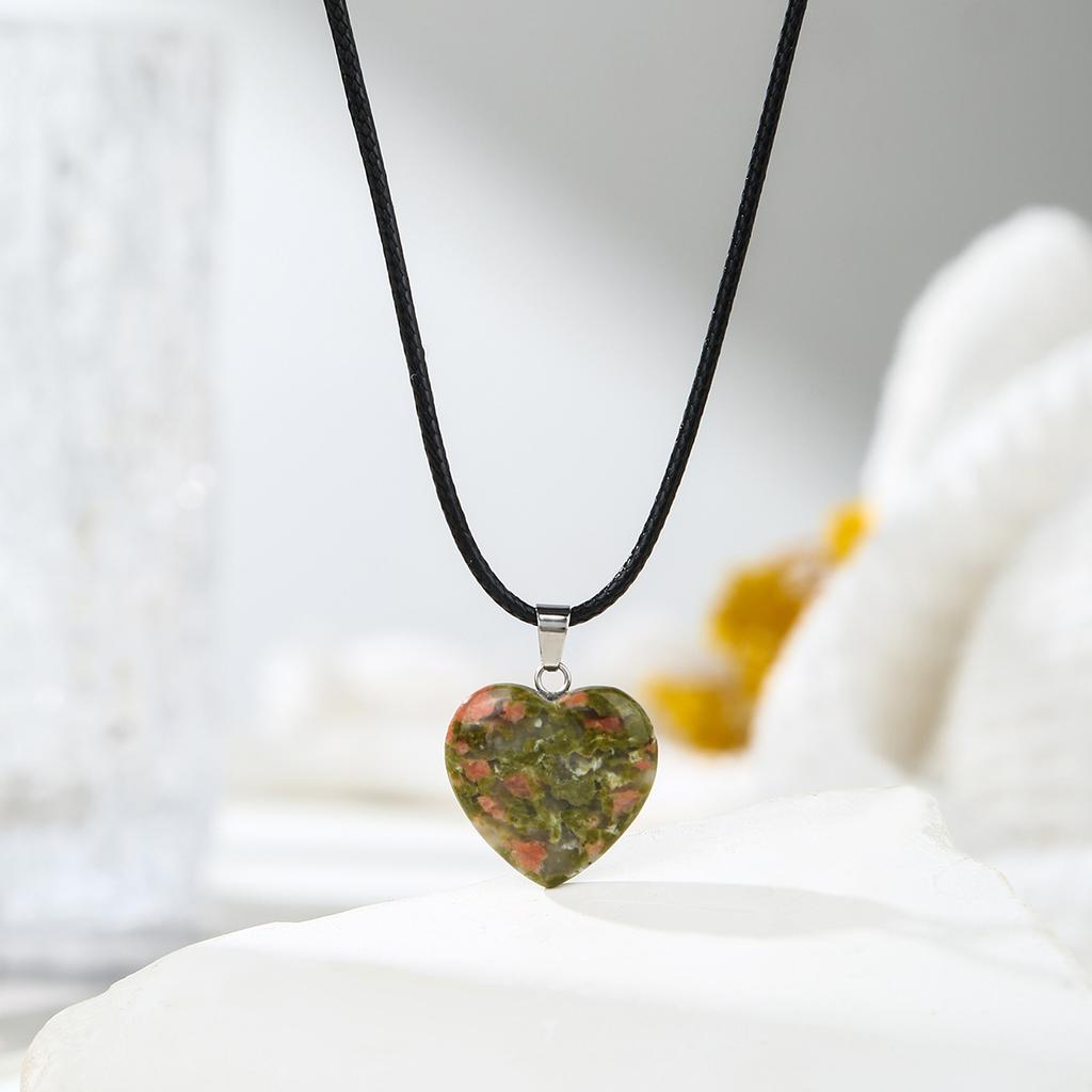 Natural crystal peach heart pendant, Dongling, tiger eye stone, three-dimensional heart-shaped pendant, accessories