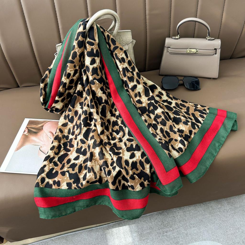 2025 New Cotton and Linen Feel Simple Color Matching Scarf Korean Version Fashion Foreign Style Travel Sunscreen Yarn