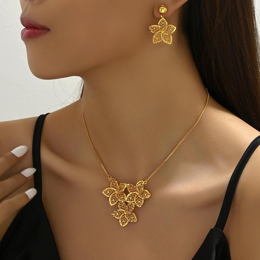 BLINGBAY Women's Jewelry Set Sweet Romantic Fashion Wedding Accessories Earrings Flower Pendant Necklace Set Girls Modern Jewelry Gift
