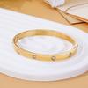 Retro Diamond Patterned Wristband Bracelet for Women with Light Luxury Temperament
