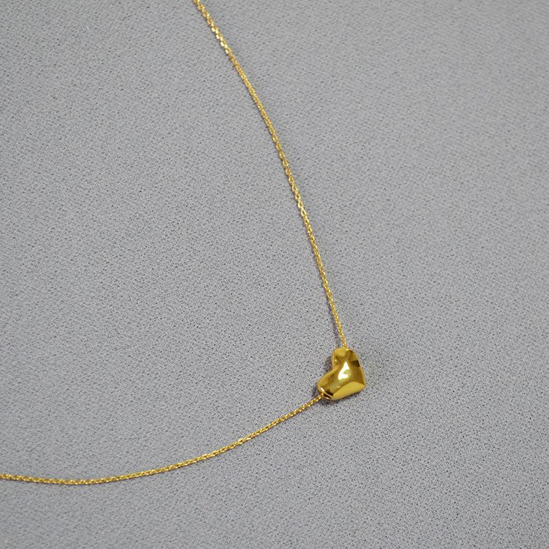 

Minimalist Heart Necklace: Japanese & Korean Design, Hammered Surface, Versatile Clavicle Chain for Women золотой