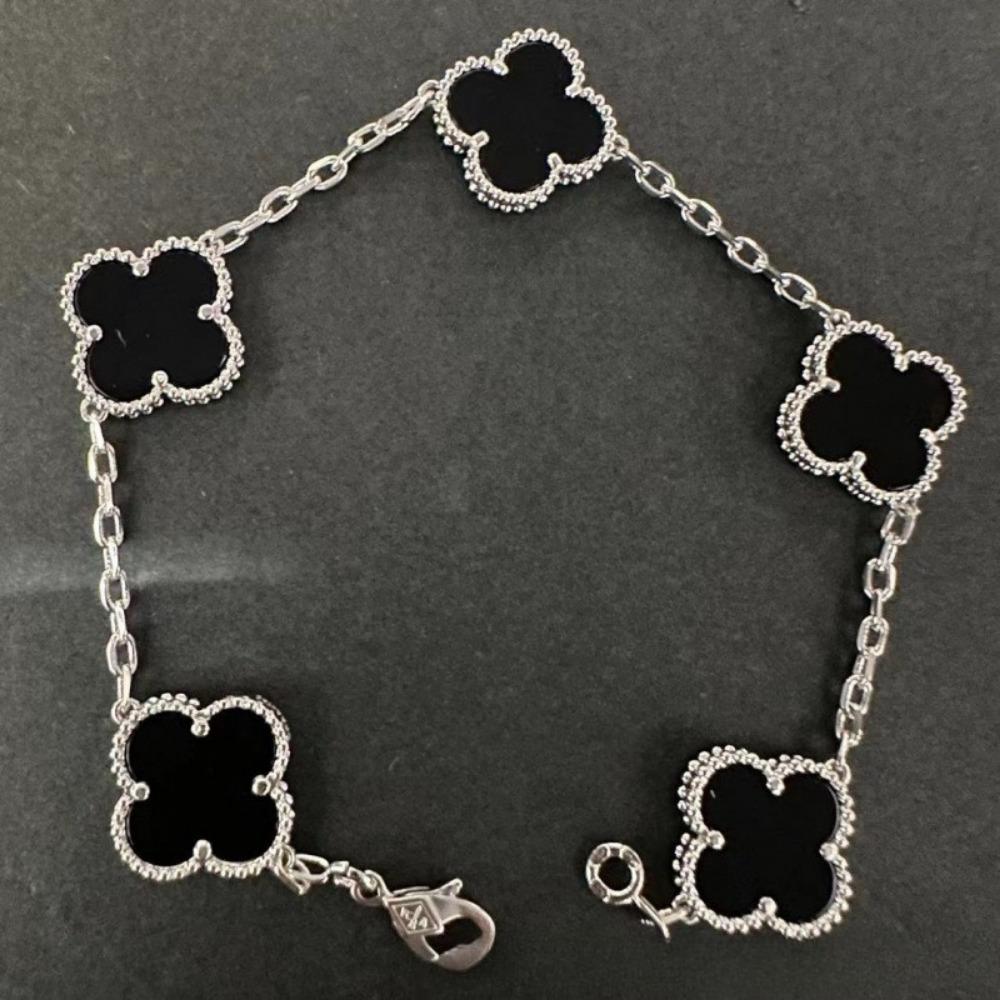 Hochwertiges Kleeblattarmband für Damen Fünf-Blüten-Armband mit natürlichem weißen Perlmutt und rotem Karneol