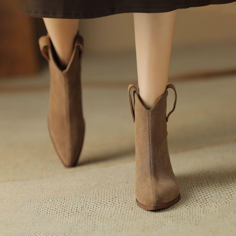 2025 New Middle Heel Soft Leather Thick Heel Pointed Western Boots Women's Boots Chelsea Niche Short Autumn Short Boots Winter