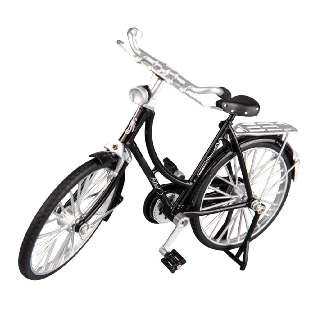 Retro Bicycles Model Ornament Nostalgic Design Miniature Bike Figurine for Living Room Bookcase and Desktop Decoration