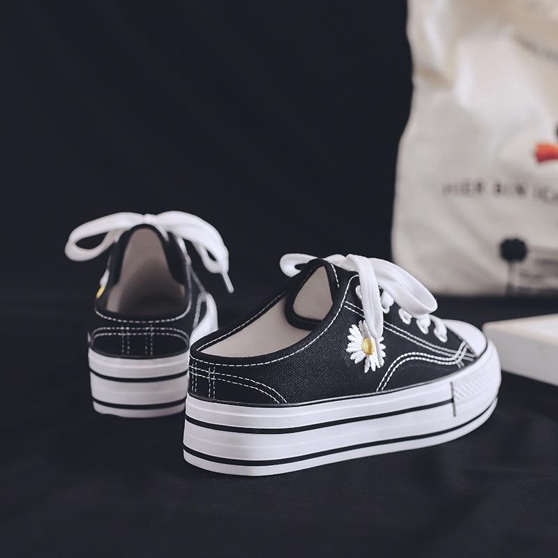 Small daisies with thick soles and inner height increase without heels, slippers, half support, students, canvas shoes, muffin shoes, women