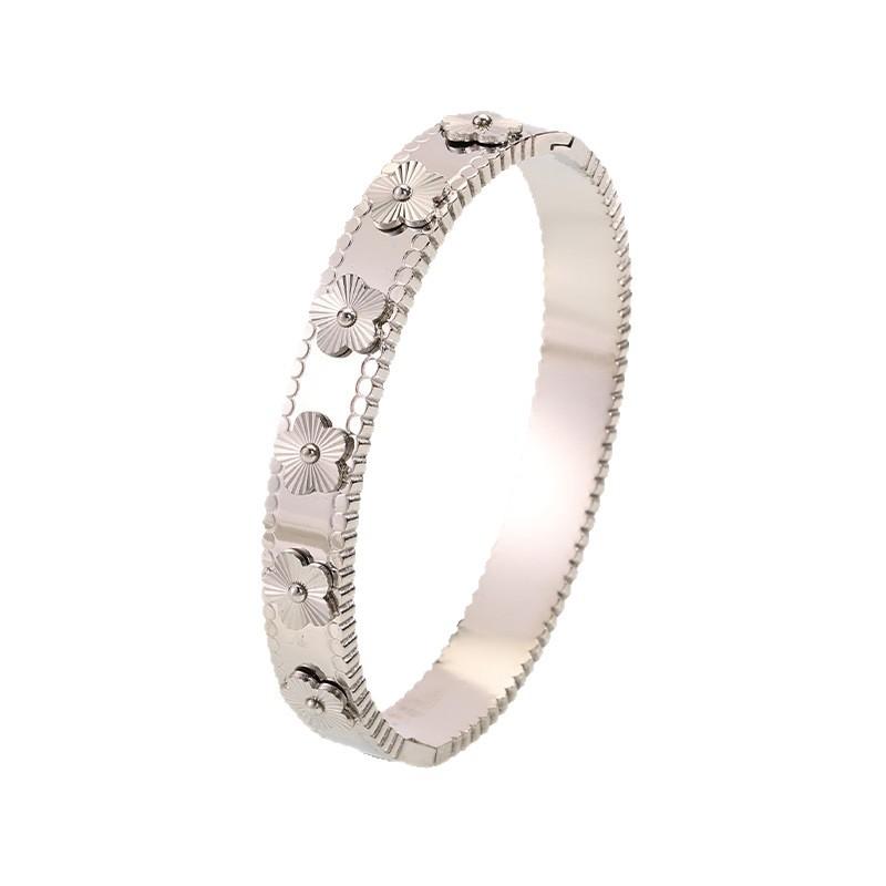 Camellia opening gold wide version women's fashion European and American versatile non-fading electroplated titanium steel gold