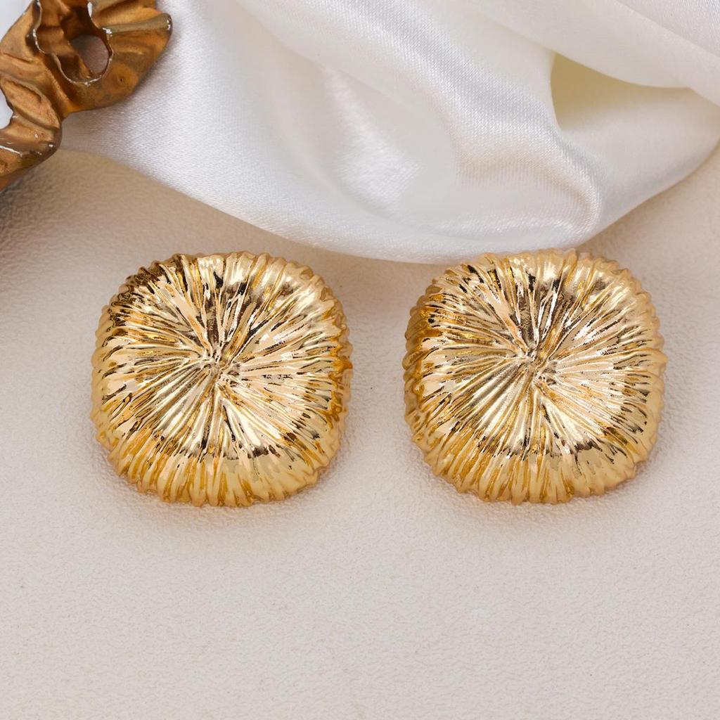 High-End Autumn & Winter Bloom Firework Stud Earrings: Unique European and American Niche Design for Women