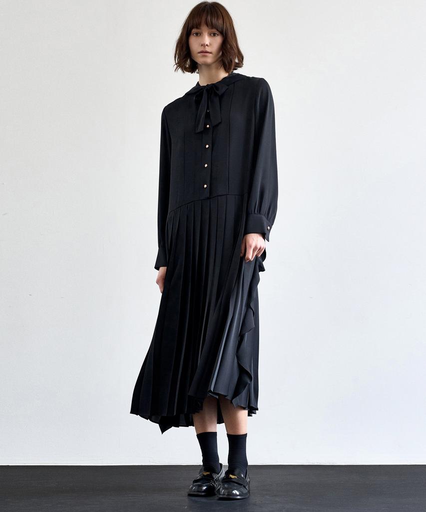 Mite Hood Pleats Dress_Bk