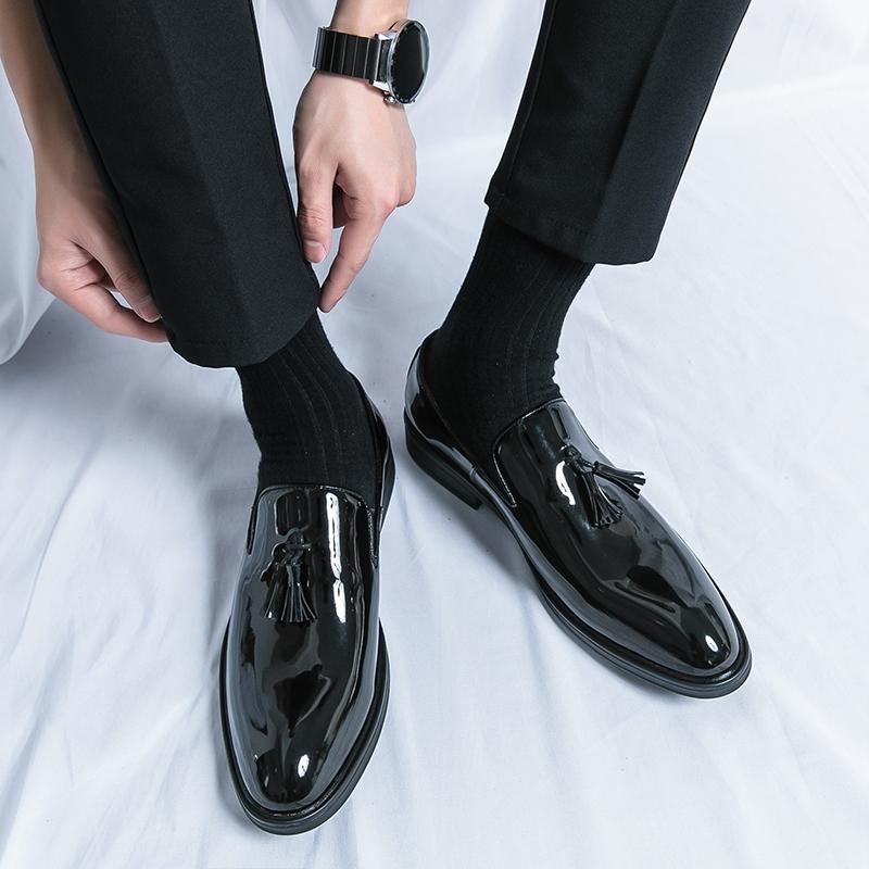 Fashion Men Casual Leather Shoes Black Driving Shoes Men Loafers Slip-On Dress Shoes For Men New Italian Tassel Patent Leather Moccasin
