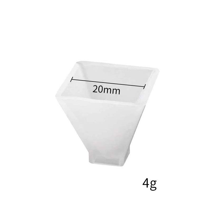 

Четырехсторонняя кристальная пирамида из смолы для украшений