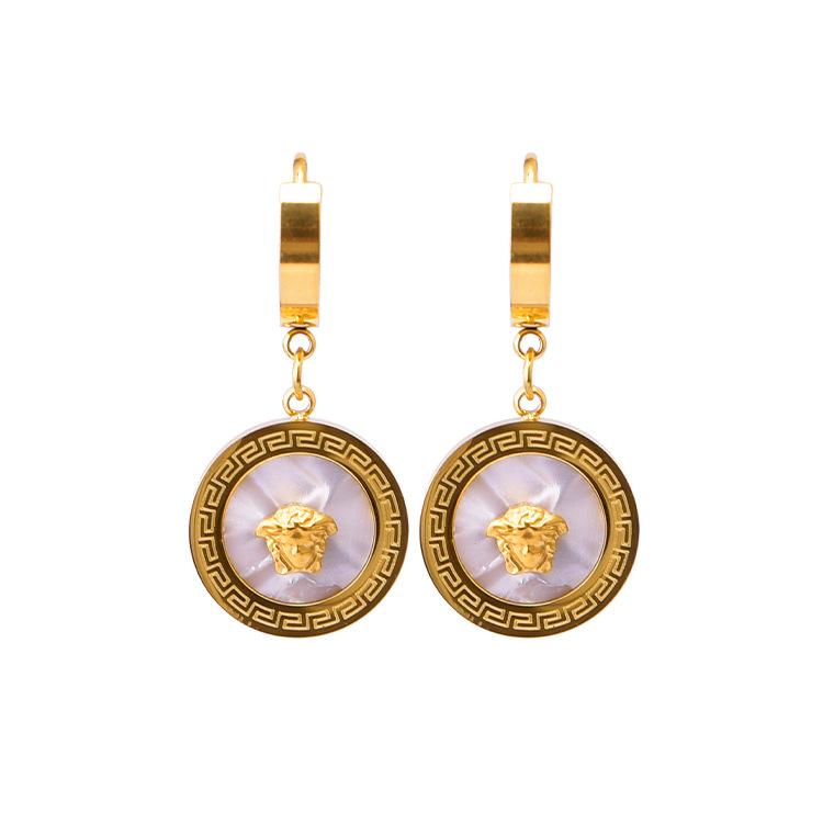 1 pair of circular heart shaped pendants with pearl ear clips