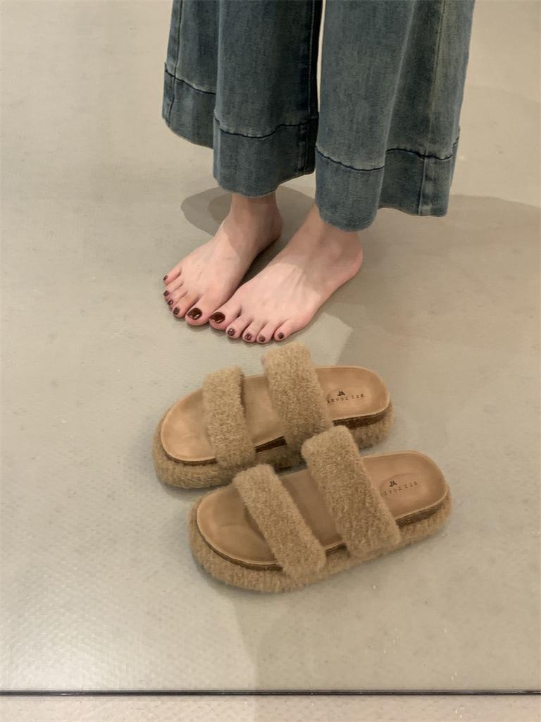 European Goods Ins Super Fire Wool Wool Shoes Thick-soled Muffins, Small People, Foreign Style, One-word Sandals, Slippers Outside Women's Shoes