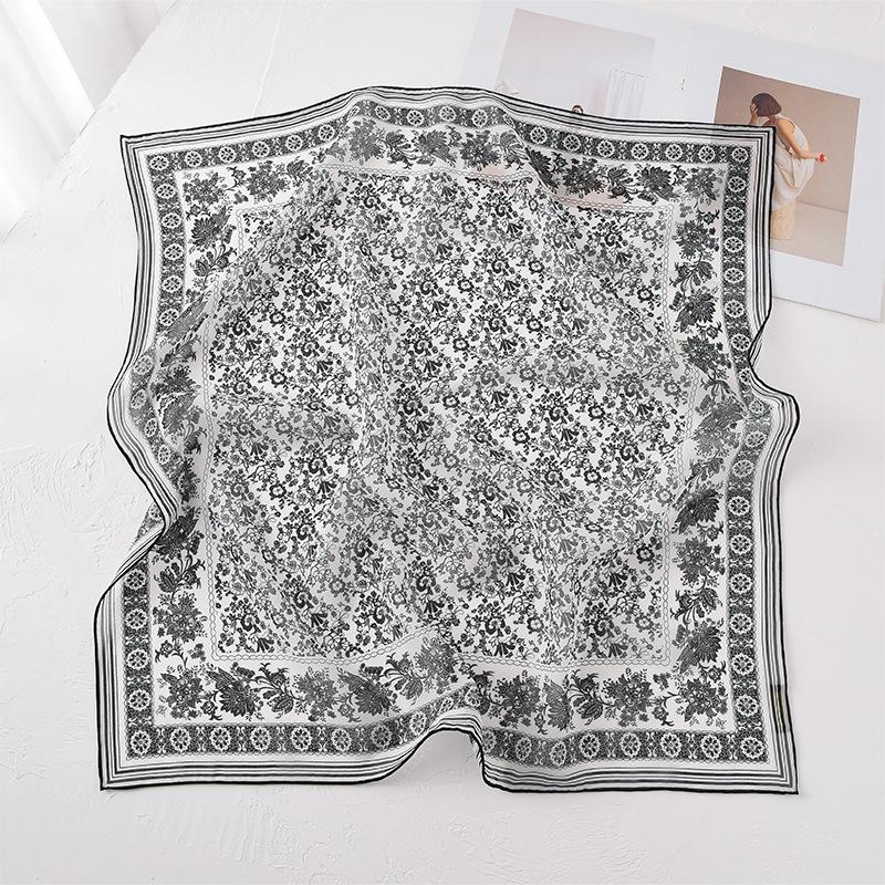 Digital printing silk scarf Fashion trend printing 67cm square scarf Women s mulberry silk scarf Scarf Shawl 67*67