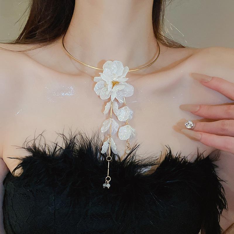 Collana con Perline per Clavicola Resort Bohemien - Accessorio di Moda di Lusso Leggero di Alta Gamma