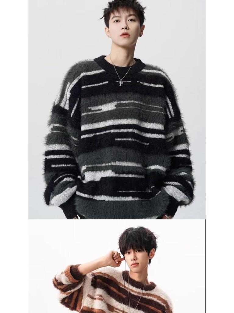 Herrhöstens/vinterns färgrandiga löst stickade tröja