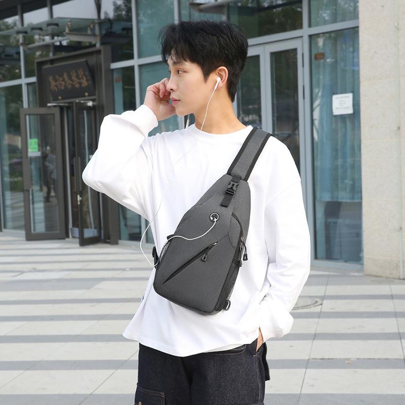 New large-capacity messenger bag fashionable and simple breast bag trendy and lightweight shoulder bag portable outdoor sports satchel