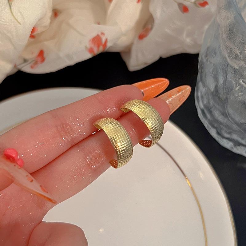 Gold Ring Earrings Women's Ear Buckles Light Luxury High-end Earrings Autumn and Winter Ring Earrings