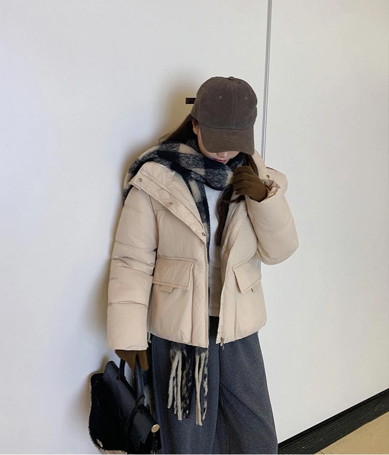 Veste d'hiver chaude épaisse coupe-vent à capuche courte pour femme avec manches raglan