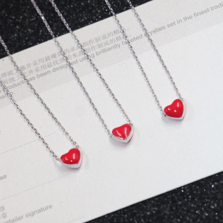 

Колье-чокер из серебра S925 ручной работы с красным эмалевым сердцем и персиковым кулоном-сердцем для женщин
