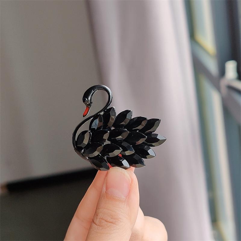 Брошь Лебедь Люкс Легкий Женская Личность Кристальная Булавка Модная Темпераментная Корсажная Пальто Кардиган Пуговица