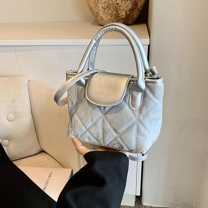 

Женская модная сумка-ведро в корейском стиле - сумка-мессенджер с ромбовидной текстурой, осень 2025 г.