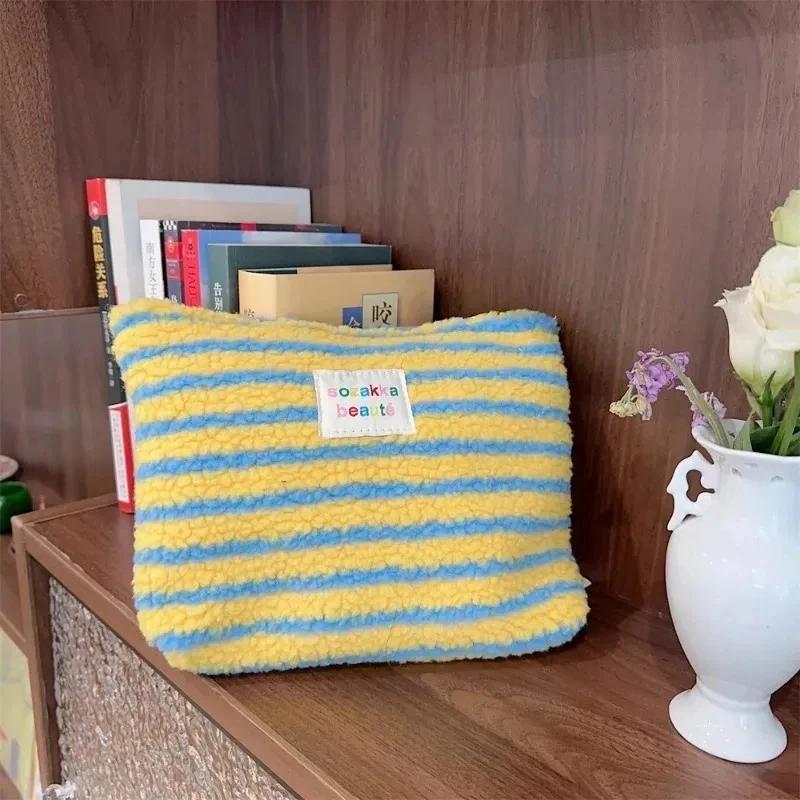Travel Outdoor Makeup Storage New Red Yellow Black Striped Plush Clutch Cosmetic Bag Large Capacity Makeup Pouch Toiletries Bag