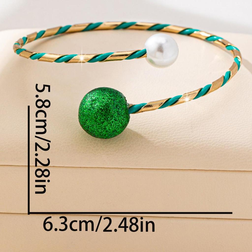 High-End Cute Christmas Bracelet: Versatile Luxury Gift for Women
