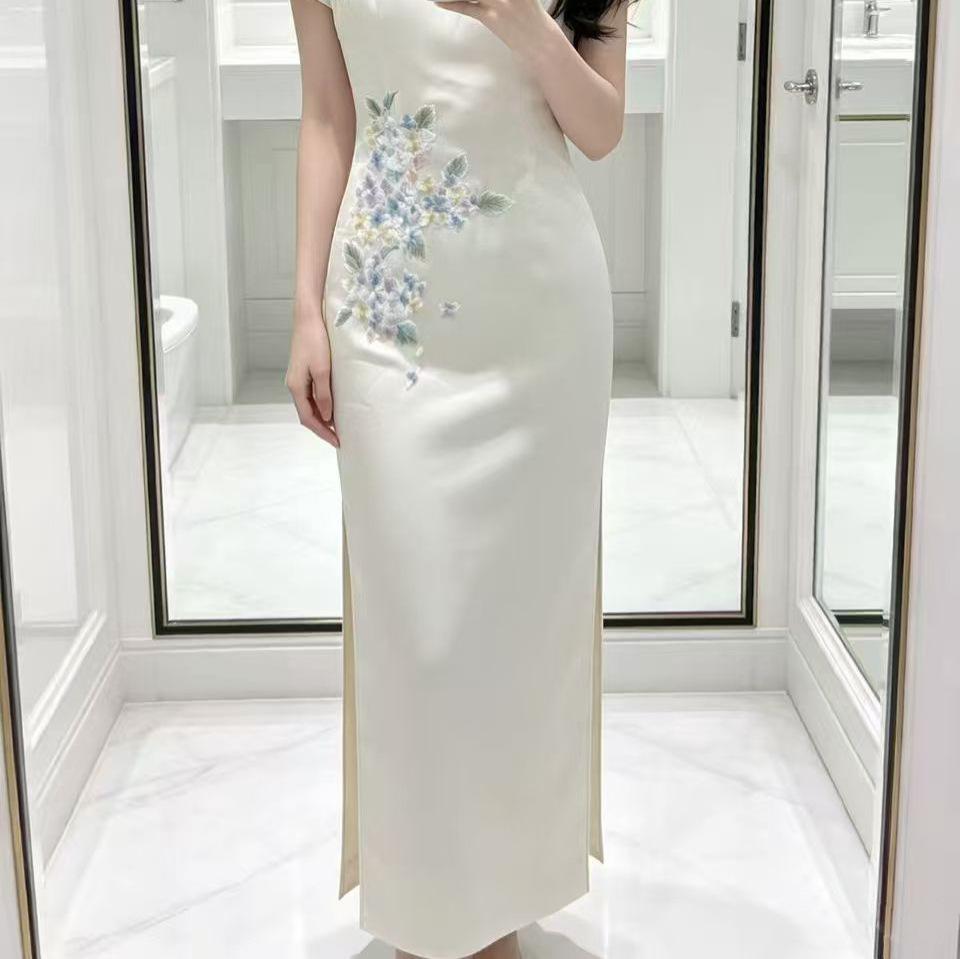 Cheongsam New Chinese Modified Elegant Premium Retro White Embroidery Young Slim White Long Dress Women