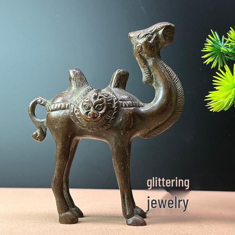 

Ancient Bronze Silk Road Camel Ornament: Antique Relic Tea Pet Decoration