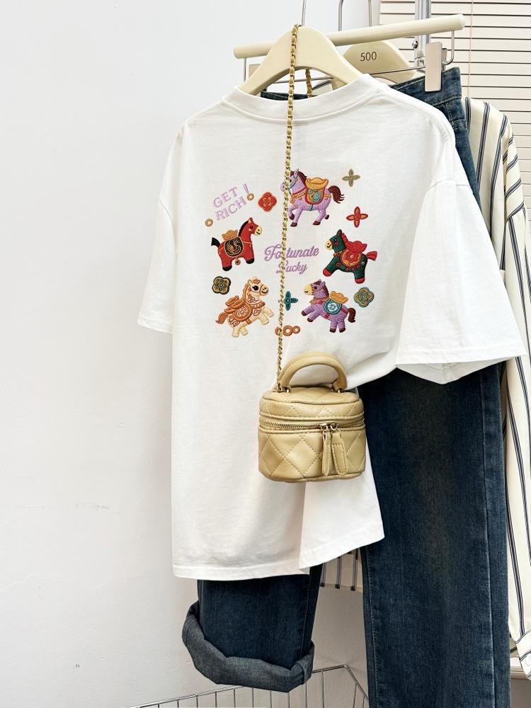 2026 Women's Loose-Fit Wine Red Cotton T-Shirt with Small Horse Print, Plus Size, Short-Sleeve, Year of the Horse Design.