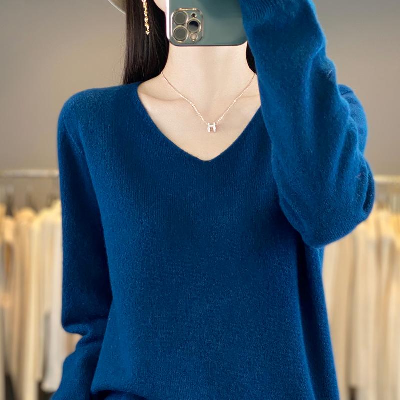 Women's V-Neck Knit Sweater: Loose-Fit, Flat Base Layer for Autumn/Winter, Solid Color Pullover Style
