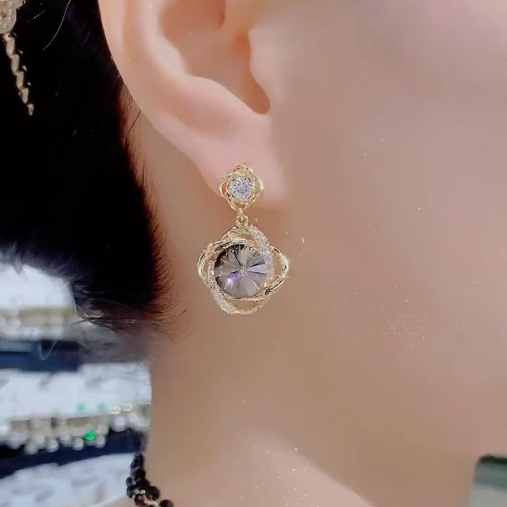 Zinc Alloy Zinc Alloy Needle Korean Fashion Crystal Earrings For Women Zircon 2025 Trending Luxury Women's Gold Color Flower Drop Earrings