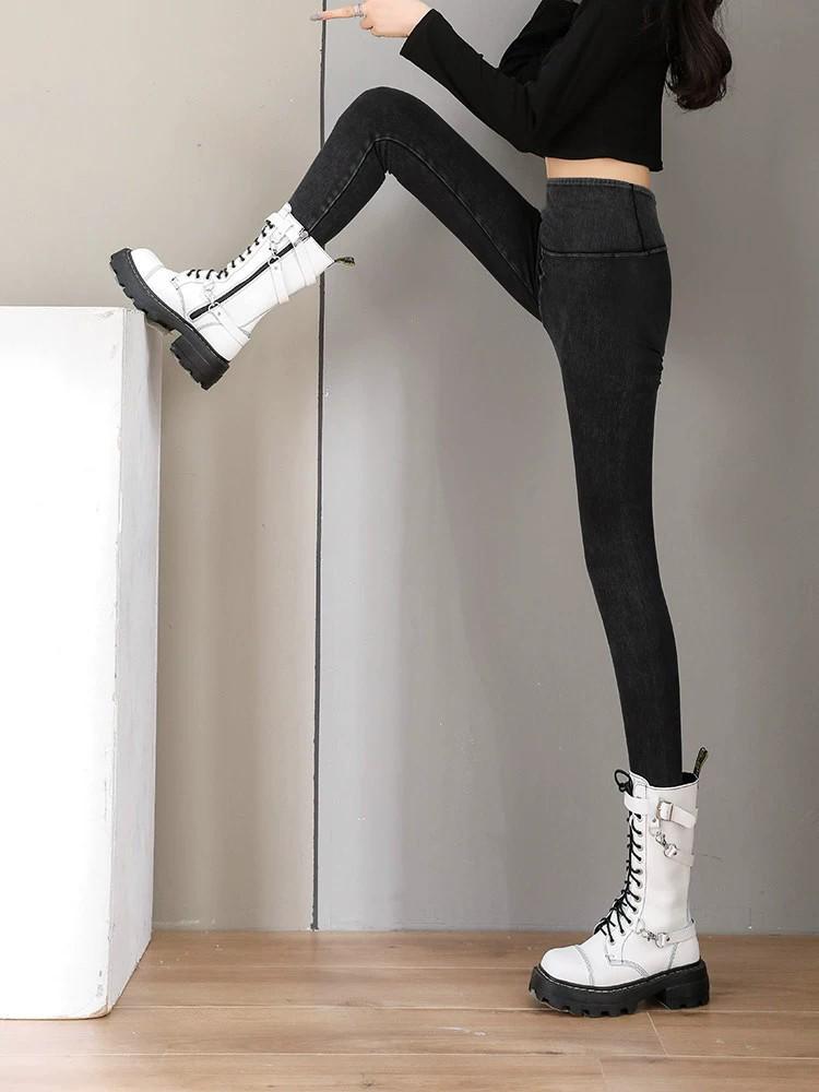 Women's High-Waist Velvet-Lined Slim Fit Cotton Pants for Autumn/Winter - Large Size, Warm and Comfortable.
