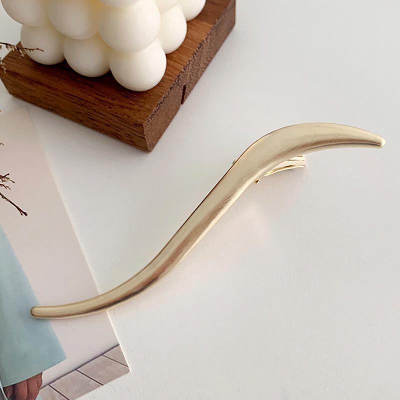 New Women Elegant S-shaped Metal Hairpins Claw Korean Hair Clips Ponytail Hair Clip Fashion Barrettes Hair Accessories