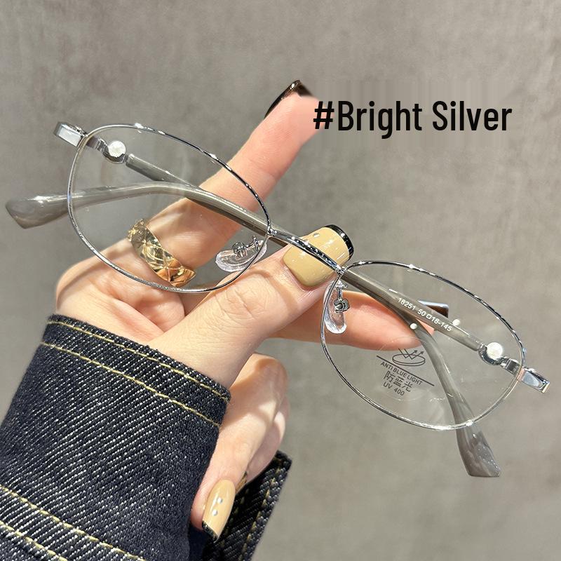 Women's Super Light Oval Frame Gold Glasses for Myopia, Prescription-Ready, Ideal for Small Faces.