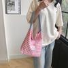 Sommer trendige Mode frische große Kapazität Einkaufstasche Frauen 2024 beliebte neue karierte Unterarm-Umhängetasche