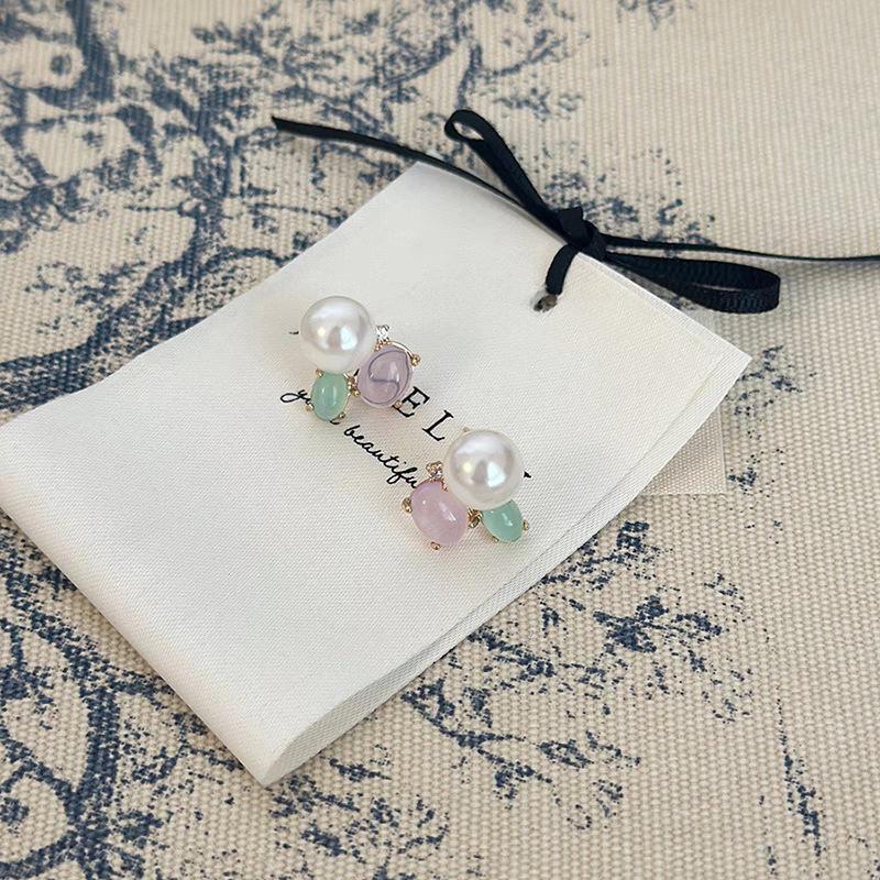 

Серьги с радужным жемчугом: Модный стиль весна/лето 2025 для девочек