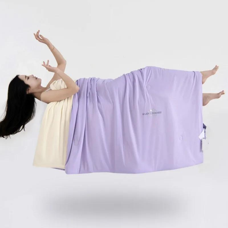 

Одеяло для глубокого сна с контролем температуры, Класс А, двухстороннее, прохладный шелк с эффектом снежной горы, летнее прохладное одеяло 150x200cm 1pcs