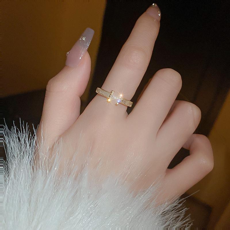 Zircon letter H open ring, fashionable French high-end index finger ring, light luxury temperament ring for women