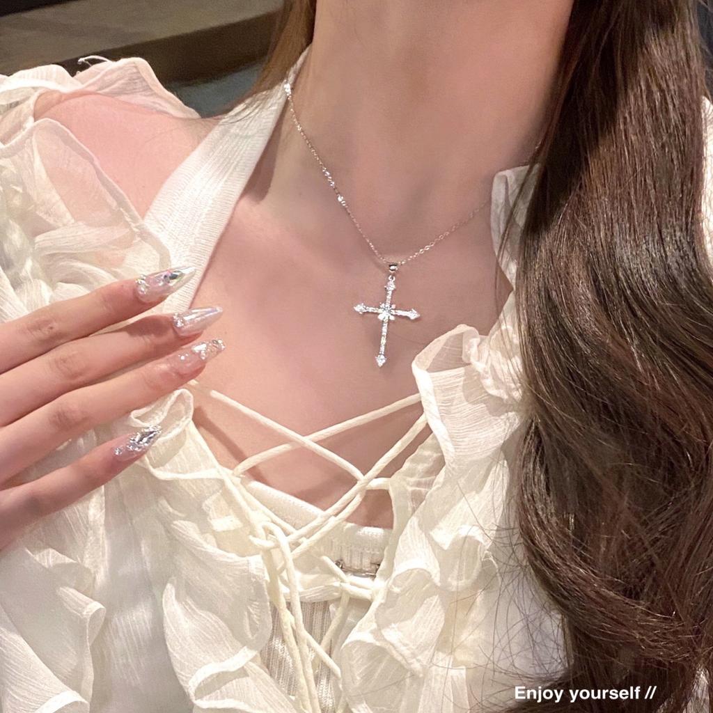 2024 New Fashion Vintage Twists Chain Christian Cross Necklaces for Women Man Bohemia Religious Pendant Necklace Jewelry Gifts