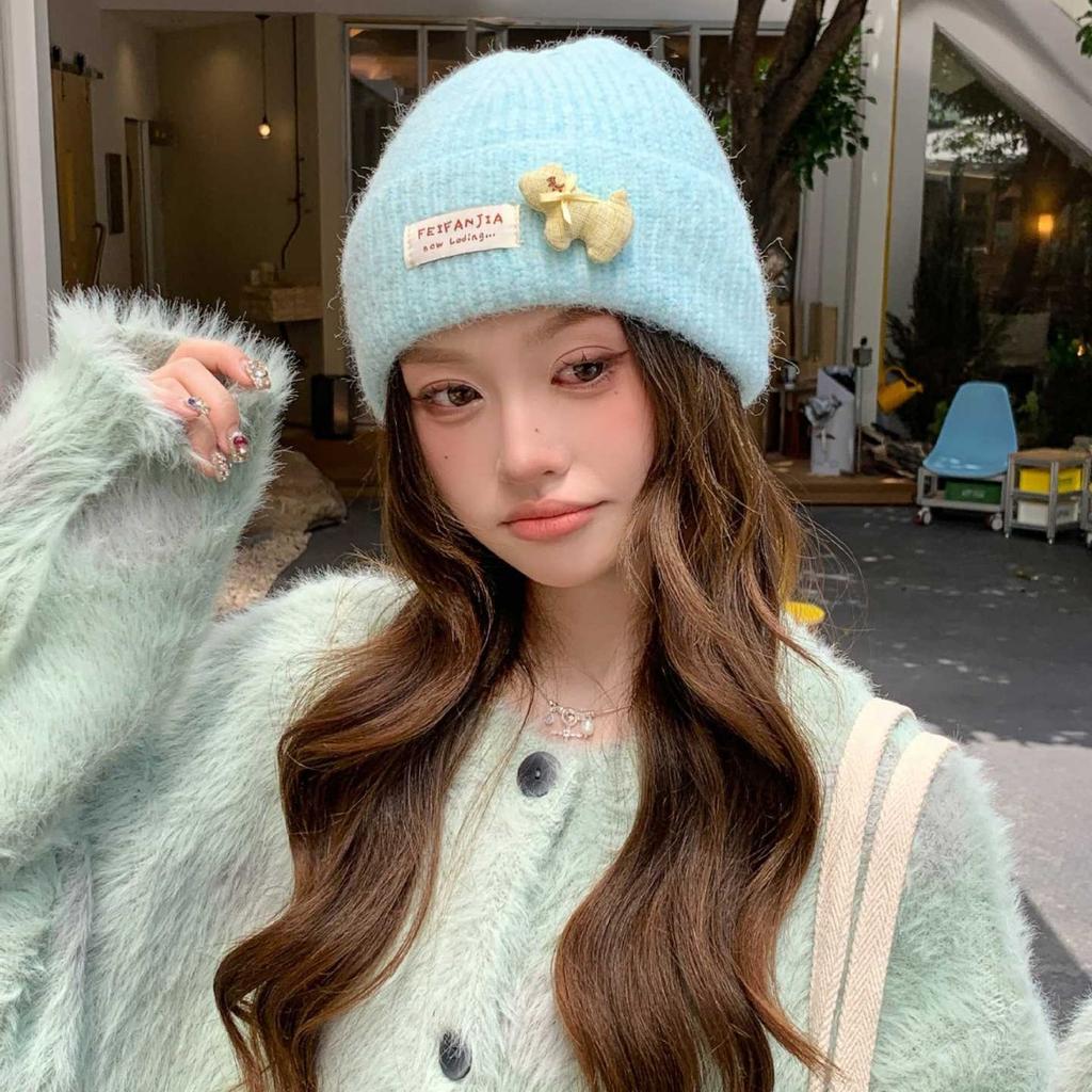 Three-dimensional Puppy Patch Knitted Hat Female, Soft Waxy Vertical Pattern Curled Edge Cold Hat, Autumn and Winter Warm Wool Hat