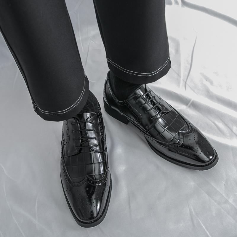 Brogue Business and casual men's leather shoes Comfortable daily style Fashion Party Flat gentleman's shoes Black Brown