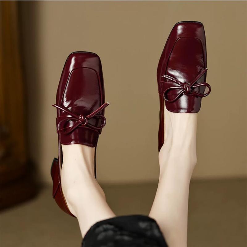 Mode 2025 Neue Schuhe für Damen Slipper Damenschuhe Klobige Absätze Luxusleder Lässig mit Mittlerer Quadratischer Zehenpartie Blockabsatz Rot im Angebot