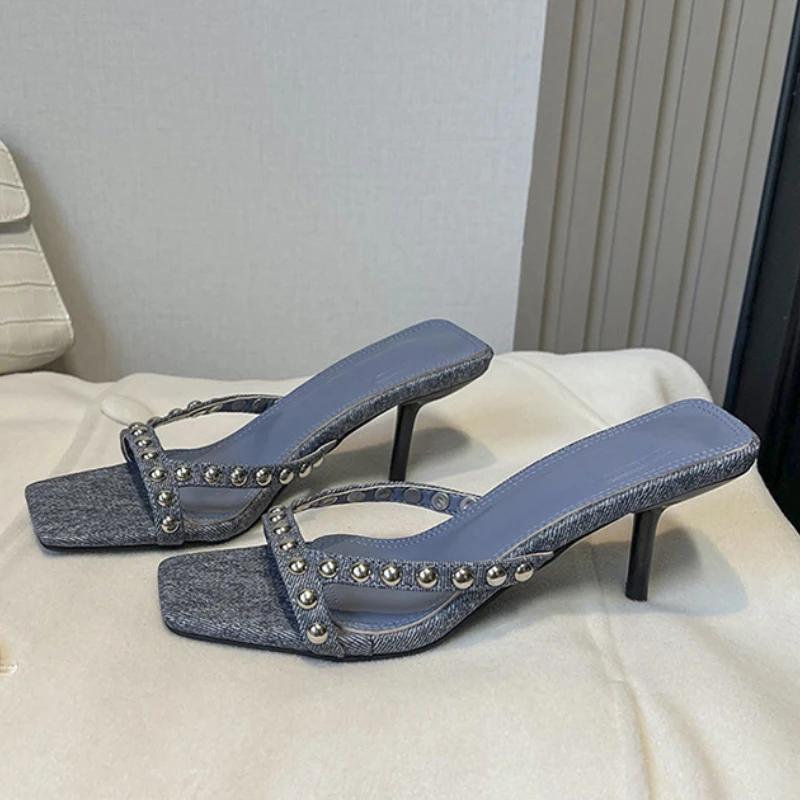 Fashion New European and American High Quality Women Shoes Modern Slippers Metal Rivet Designer Summer Party Shoes Women Mules Slides