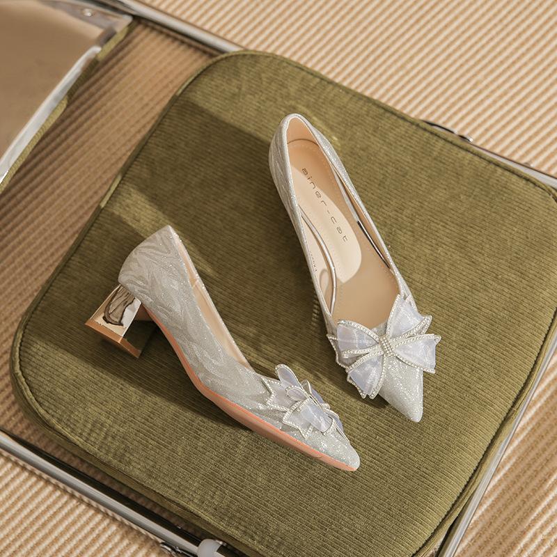 550-1 Pointed High Heels Women's 2025 Spring New Versatile Silver Crystal Wedding Shoes Thick Heel Bow Single Shoes