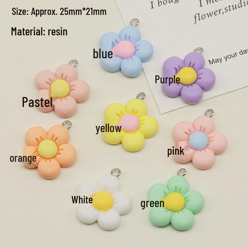 Vibrant Resin Sunflower 5-Petal Pendant Keychain – DIY Flower Jewelry Accessory
