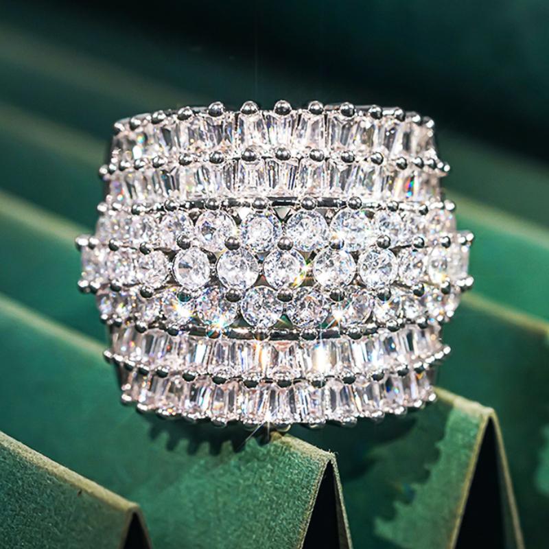 Huitan Charming Women Rings Inlaid Shining Cubic Zirconia Trendy Wedding Party Finger Accessories Luxury Elegant Lady Jewelry