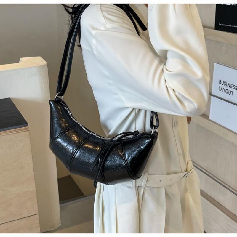 

Niche Croissant Summer Women s Casual Simple Crossbody Bag for Daily Commute чорний