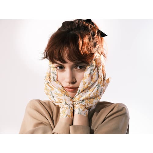 KOCOSTAR Hand Bouquet Mask, Orange